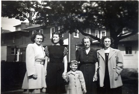 Anna Harner DePugh, Thelma Harner, Denise DePugh Kelly, Lilly Maris Sacks Harner, Gladys Harner Nyce