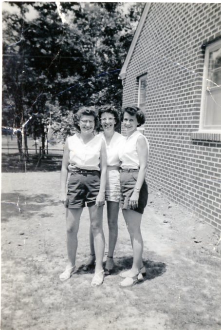 Jean Nyce, Frances Lambdin and Jane (Nyce) Nase